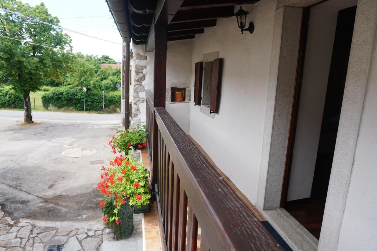 Casa Vacanze Alenka Borgo Grotta Gigante Екстер'єр фото